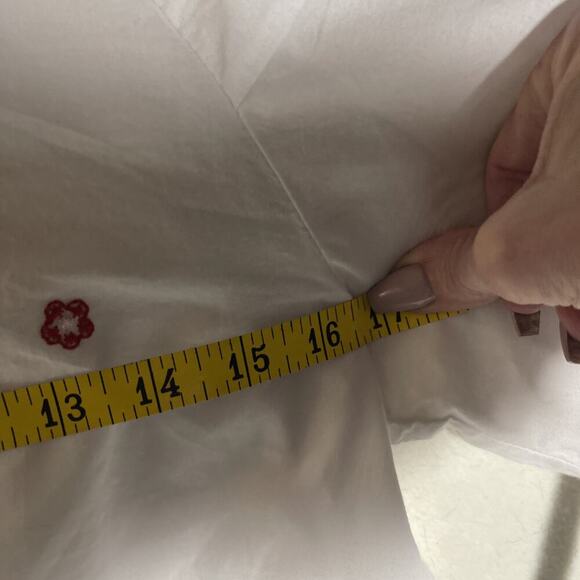 Women’s White Embroidered Bell Sleeve Slit Front Top Small - Picture 9 of 10